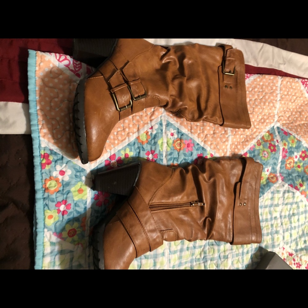 Boots - Picture 2 of 3